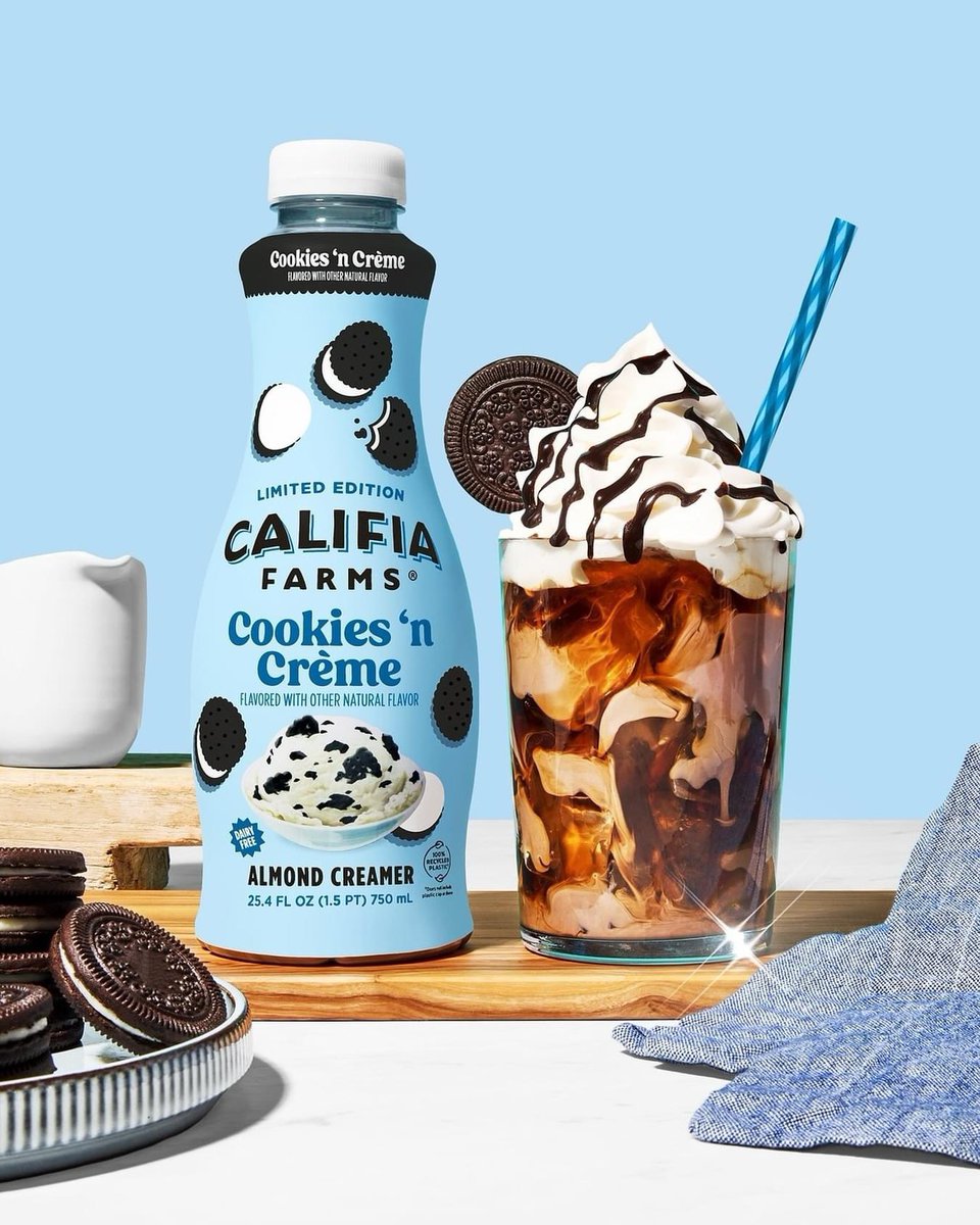 NEW! (and limited edition) 😍 🍨 

Califia Farms cookies and cream almond creamer has the irresistible flavour of crushed chocolate cookies and vanilla ice cream swirl. ☕️ 

vegansupply.ca/collections/ca…

#dairyfree #creamer #icedcoffee #vegan #veganvancouver