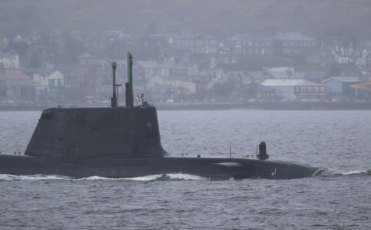 ScotlandDX's tweet photo. Royal Navy Astute class submarine passing Gourock this morning inbound for Loch Long #RoyalNavy #Navy #submarines #shipping https://t.co/mNCBJYhHrG