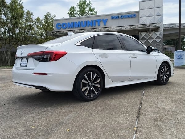 Shift into savings with us and shop for a quality used vehicle you'll love by exploring our latest finds! ✨ 1l.ink/Q6426HM #Lafayette #PreOwnedVehicles #UsedCarSales