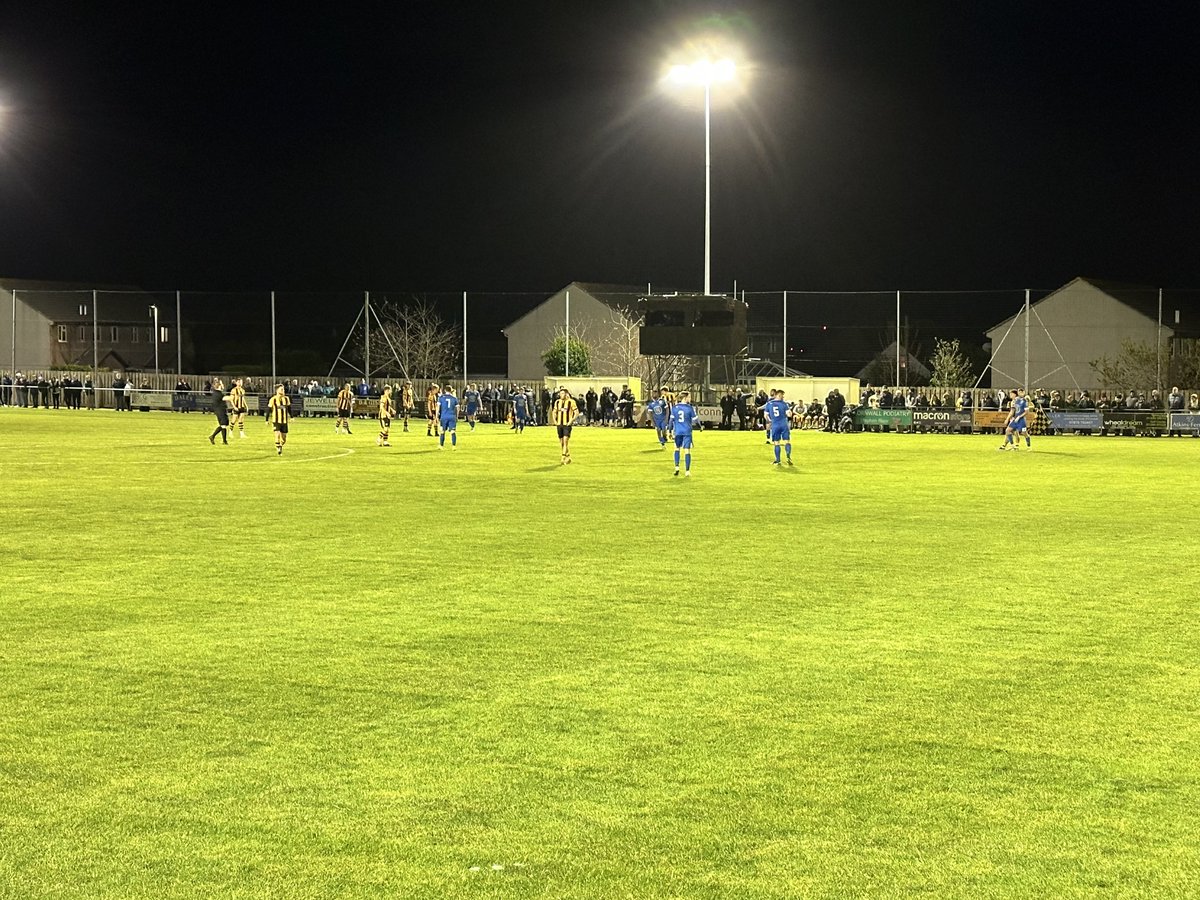 MattAllenUK's tweet photo. FULL TIME | @TSWesternLeague
@HelstonAFC 1-0 @Falmouth_Town
Helston goal: Shepherd
Helston move back to the 🔝 on goal difference
Attendance 1179
@BBCCornwall @CornwallSport https://t.co/SMIDNmTUe1