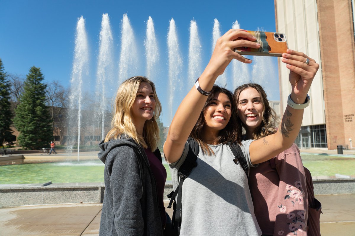 WesternMichU's tweet photo. The highly anticipated moment is here... Miller Fountain is ON! 🤩 ⛲ 

Whether you're enjoying a book, taking a moment for yourself or hanging with your fellow Broncos— Miller Fountain brings ALL the right vibes! https://t.co/1Pn3ws2xWd
