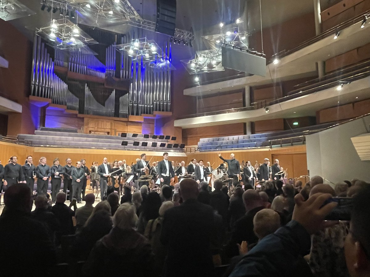 Top notch concert performance of Verdi’s Simon Boccanegra this evening at @BridgewaterHall with @the_halle @Opera_North Sir Mark Elder simply thrilling the audience. Absolutely enjoyable