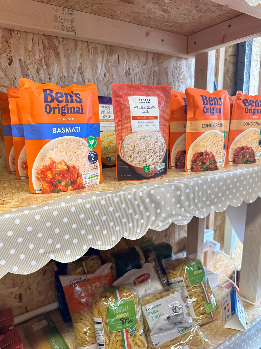 Our Big Bocs Bwyd is stocked with surplus food from supermarkets and open tomorrow 8:30-9:15 and 2:45-3:30. The shop is packed full with new stock. Please remember to bring your own bag. Hope to see you tomorrow, we’ve tea, coffee and hot chocolate available too 🙂