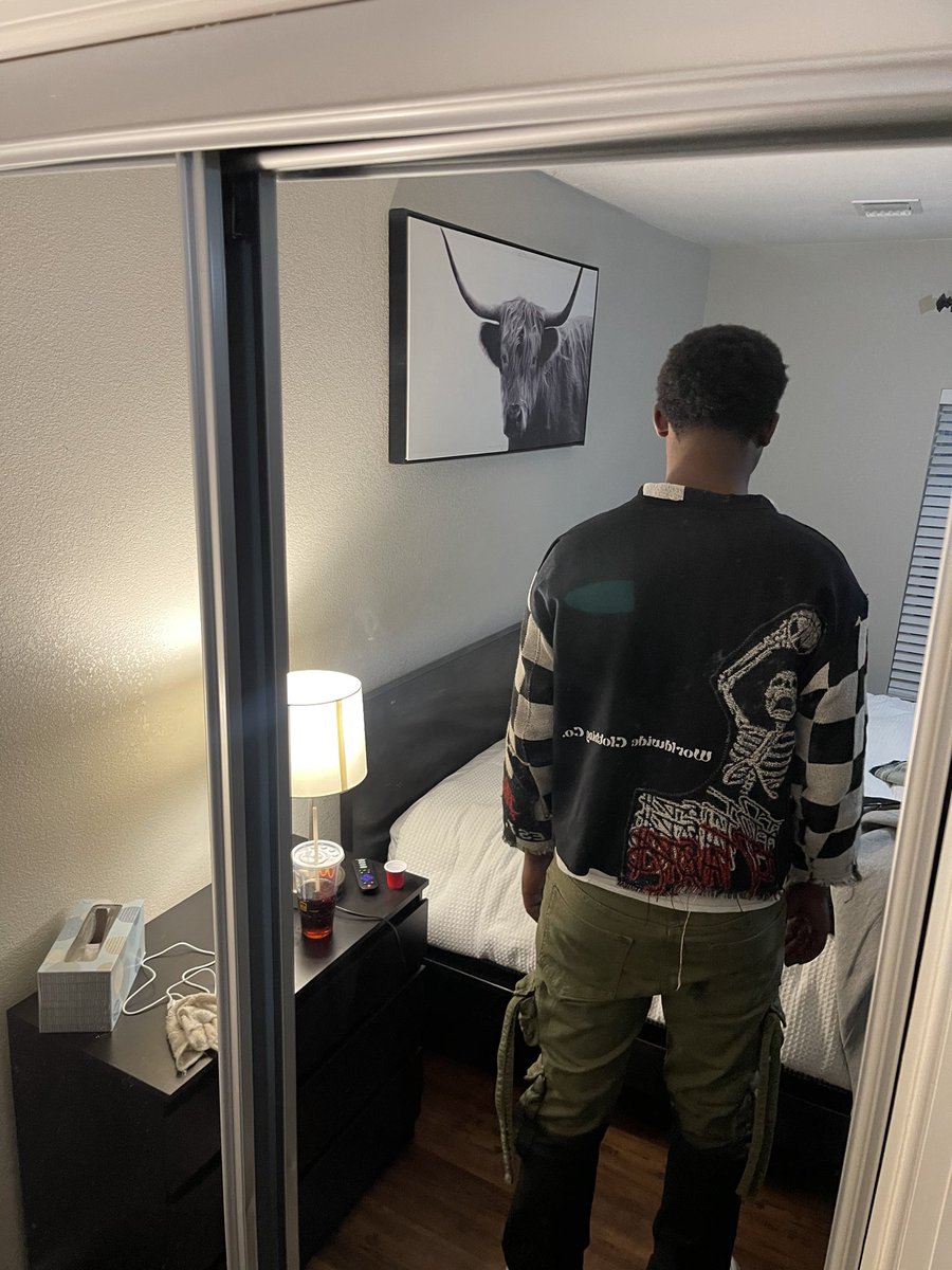 1Micforreal's tweet photo. I Think That It’s Funny These Niggas Be Hating But Then See Us Out And Be Friendly. 🦅 https://t.co/2tImjpuWhg