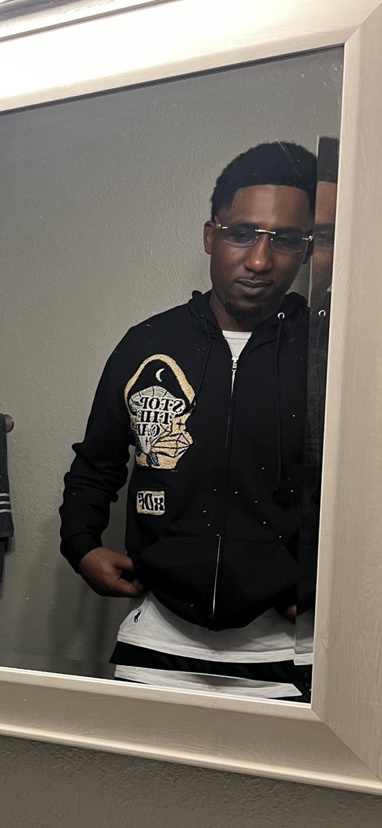 1Micforreal's tweet photo. I Think That It’s Funny These Niggas Be Hating But Then See Us Out And Be Friendly. 🦅 https://t.co/2tImjpuWhg