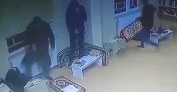 Ağrı'da çocukları döven imam gözaltına alındı kisadalga.net/haber/detay/ag…