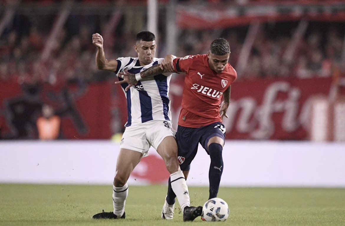 MuyCAI's tweet photo. ⚽️ Si tuvieras que encontrar un punto DESTACABLE en este semestre, ¿cuál sería? https://t.co/ng9v8E6MbK