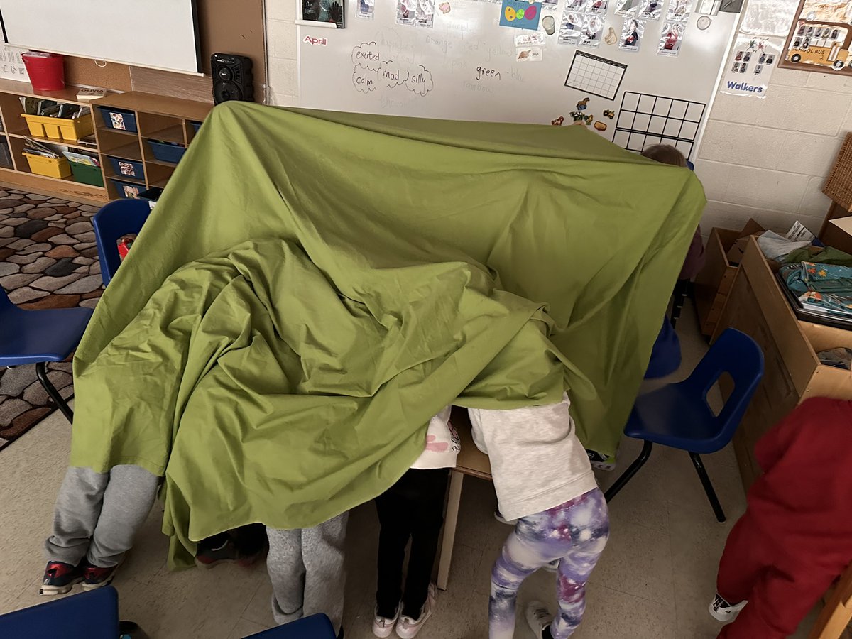 We got a new puzzle that glows in the 🔦 dark.  
#kindergarten #puzzle #EarlyYears 
We loved the hiding part.