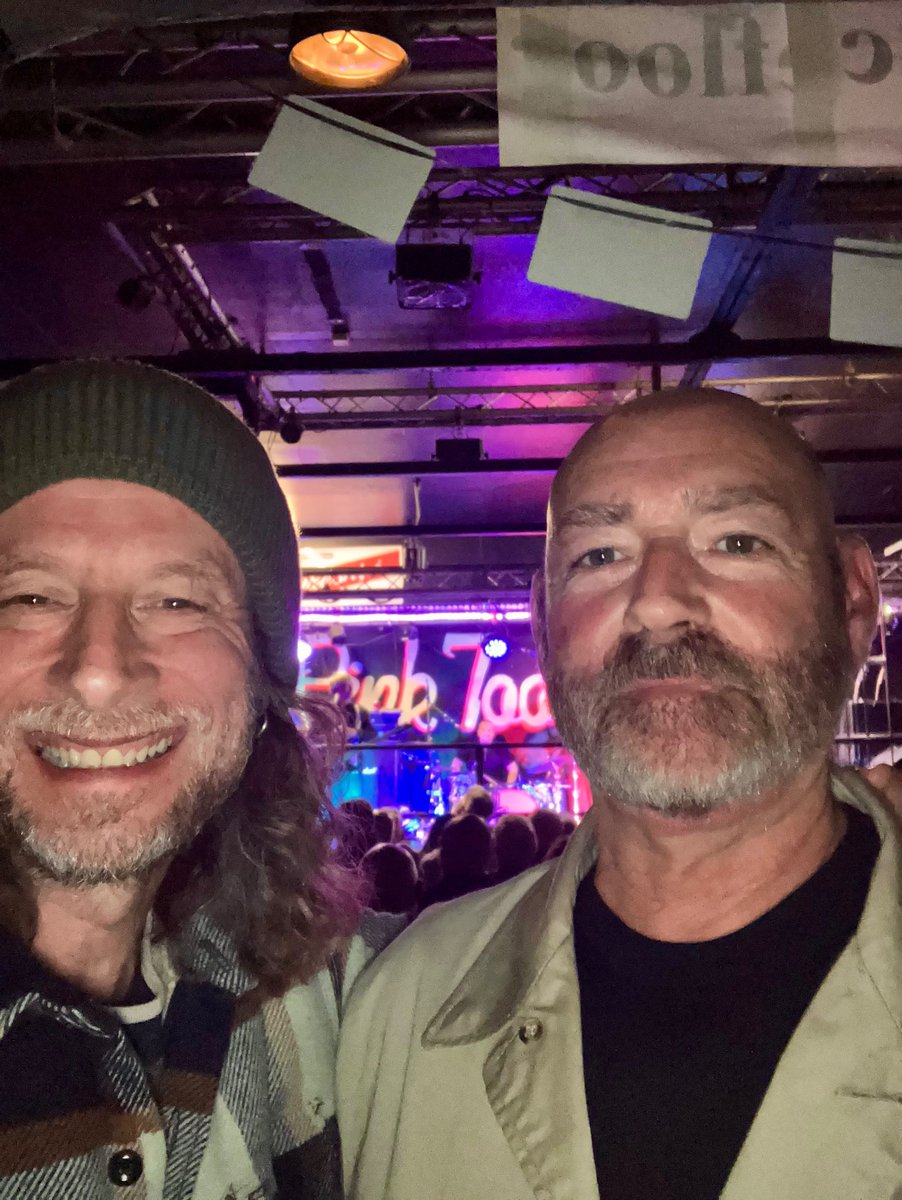 Being a Pink Toothbrush icon, I was pleased to get an invite to the 40th anniversary party tonight from my good mate Russ, superstar DJ and promoter of so many great bands over the decades from Radiohead and Blur to Supergrass via Carter USM #PinkToothbrush #Rayleigh