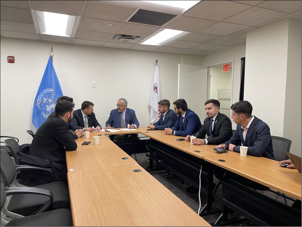 Cesar Antonio Núñes, diretor do UNAIDS em Nova York, encontrou-se, hoje, com o secretário municipal de saúde do Rio, Daniel Soranz, e jovens brasileiros participantes do ECOSOC Youth Forum. Discutiram políticas de saúde, focando em HIV, estigma e discriminação. #SaúdePública