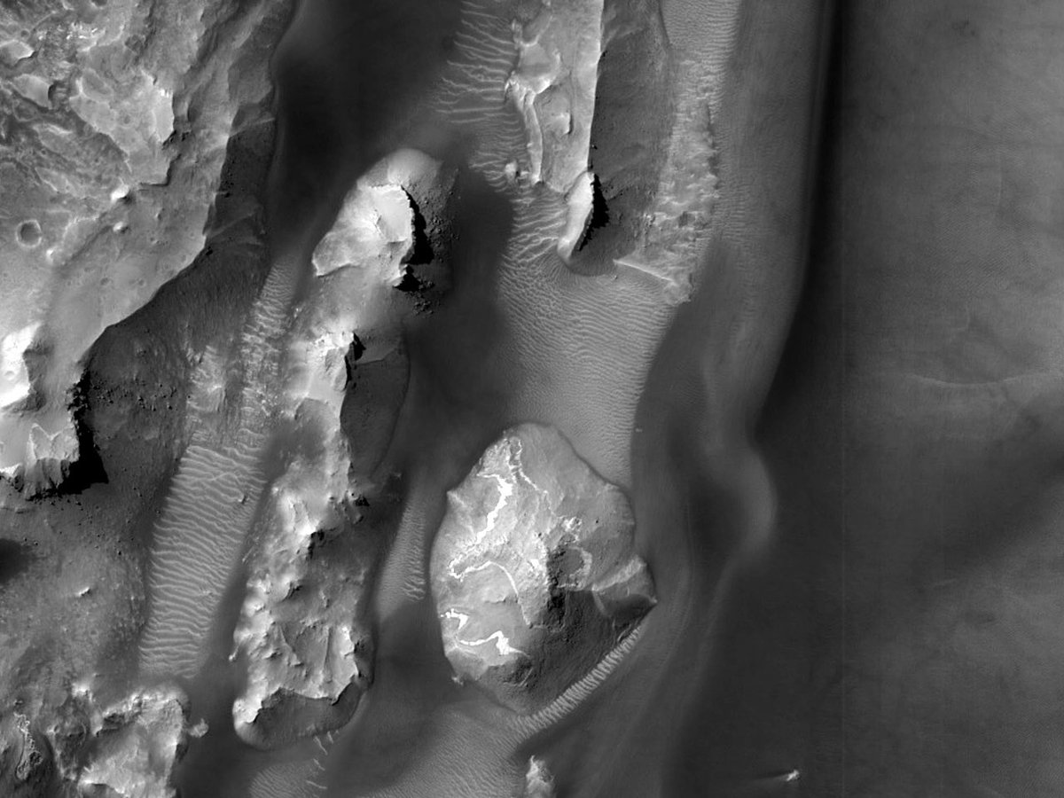 HiRISERussian's tweet photo. HiPOD 18 апреля 2024 

Изменения форм рельефа в лабиринте Noctis Labyrinthus

Идентификатор: ESP_051789_1725
Дата съемки: 13 августа 2017
Высота: 257 км

https://t.co/qmVQukIN4i
NASA/JPL-Caltech/UArizona
#Марс #НАСА #астрономия #русский https://t.co/2xaB97VjlC