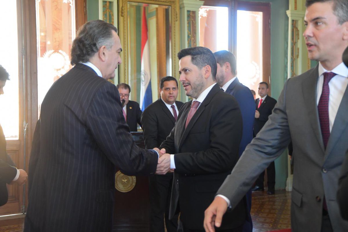 El Paraguay se abre camino en el mundo!. Participamos del juramento de los embajadores del Reino Unido de Gran Bretaña y de los Emiratos Árabes Unidos.