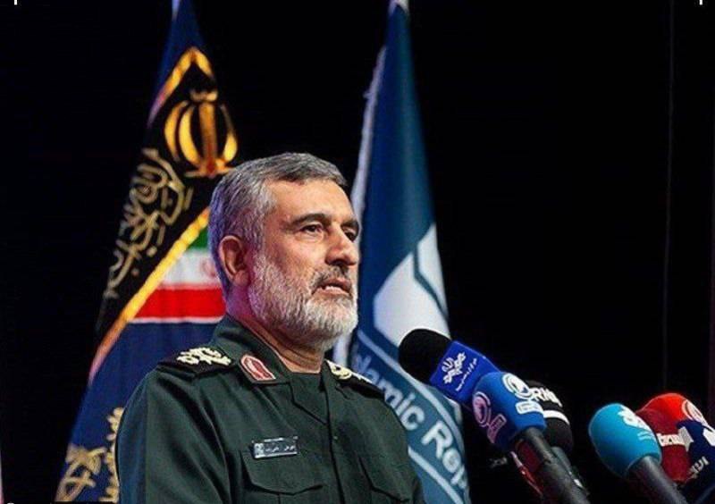 Hacızade: Minimum silahla Siyonistlere karşı çıktık

IRGC Havacılık ve Uzay Komutanı:
Siyonist düşmanla eski silahlarla ve asgari güçle karşı karşıya kaldık.
Bu aşamada Khorramshahr, Sejil, Shahid Haj Qasim, Khybershakan ve Hypersonic 2 füzelerini kullanmadık.
Bu aşamada Allah'ın