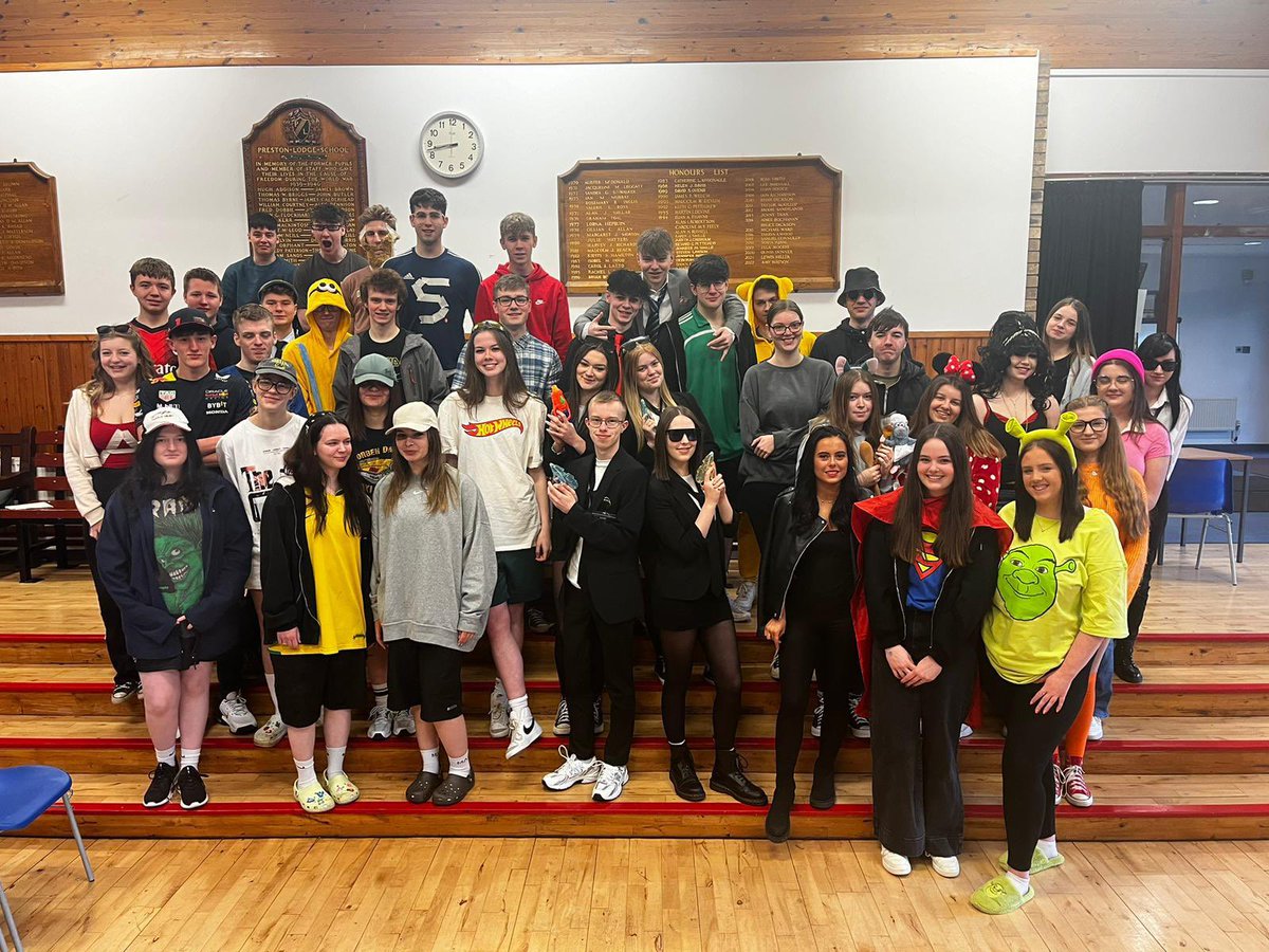 The S6s had a character dress up day today as part of their leaving countdown celebrations. How many @AdamSandler looks can you see? An unusually high amount 😅