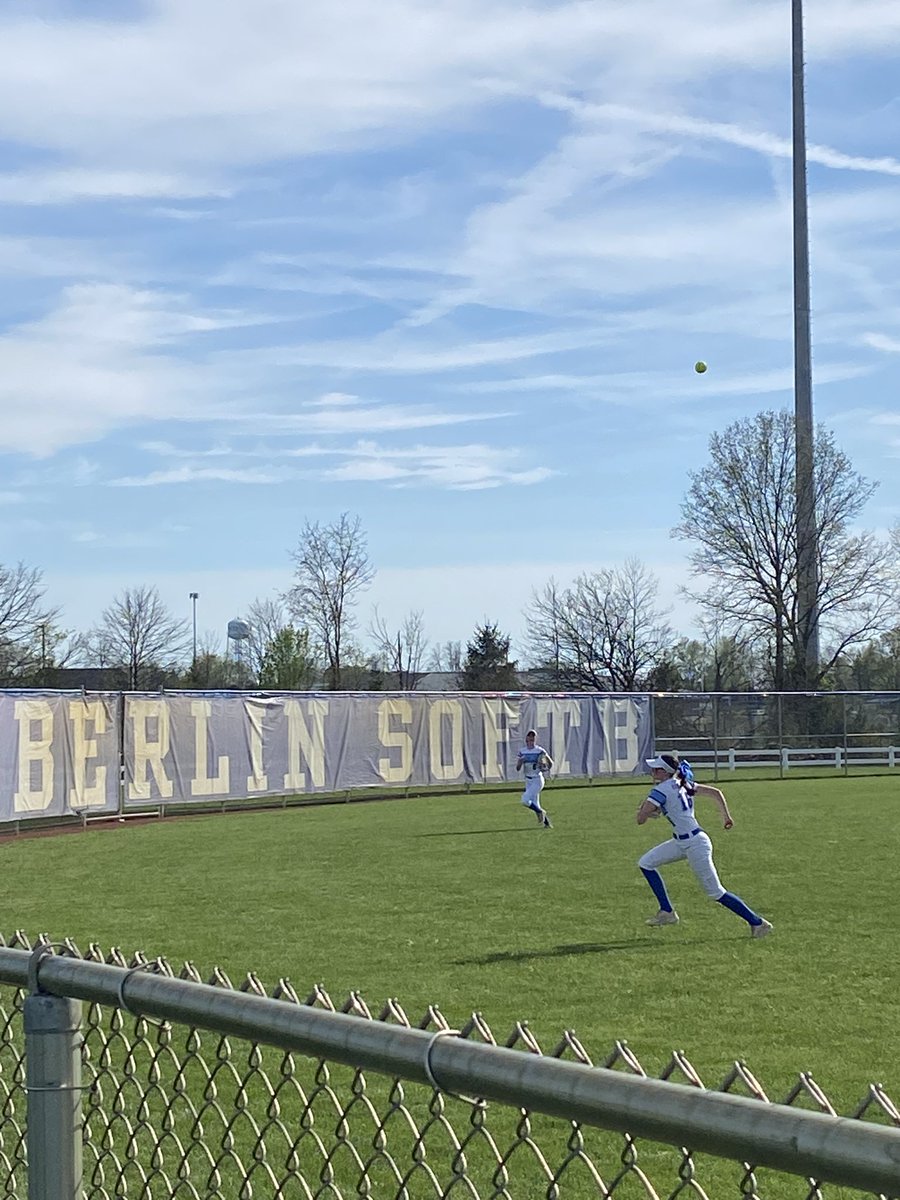 Peanuts, sun and softball!! Let’s go bears!!