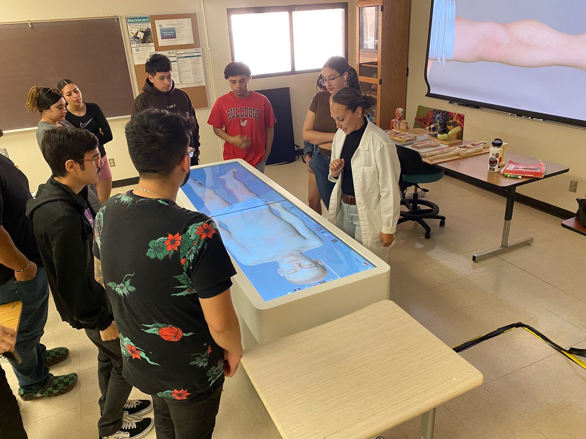 stevesmithepcc's tweet image. Amazing tour of the new Anatomy and Physiology Learning Center at EPCC’s Transmountain Campus. Instructor Maria Fuentes gave a fascinating demo of the new Anatomage virtual anatomy tables being installed throughout the district. 

#elpasocommunitycollege #anatomagetable
