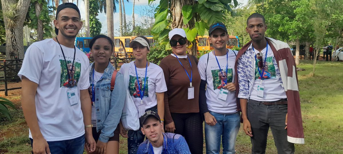 En Sierra Cubitas..un encuentro con la historia y con Mella...la <a href="/FeuVilla/">FEU UCM Villa Clara</a> subió unida la elevación y rindió homenaje al padre fundador de la FEU. #CubaViveEnSuHistoria