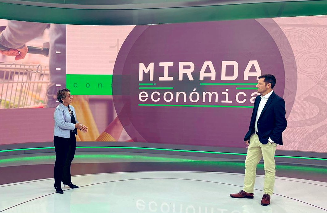 🔴 #Ahora | La ministra de Obras Públicas, @jlopezsaffie, conversa con @24HorasTVN, sobre el lanzamiento del plan de medidas para entregar mayor liquidez a las empresas contratistas y agilizar los contratos de obra pública.