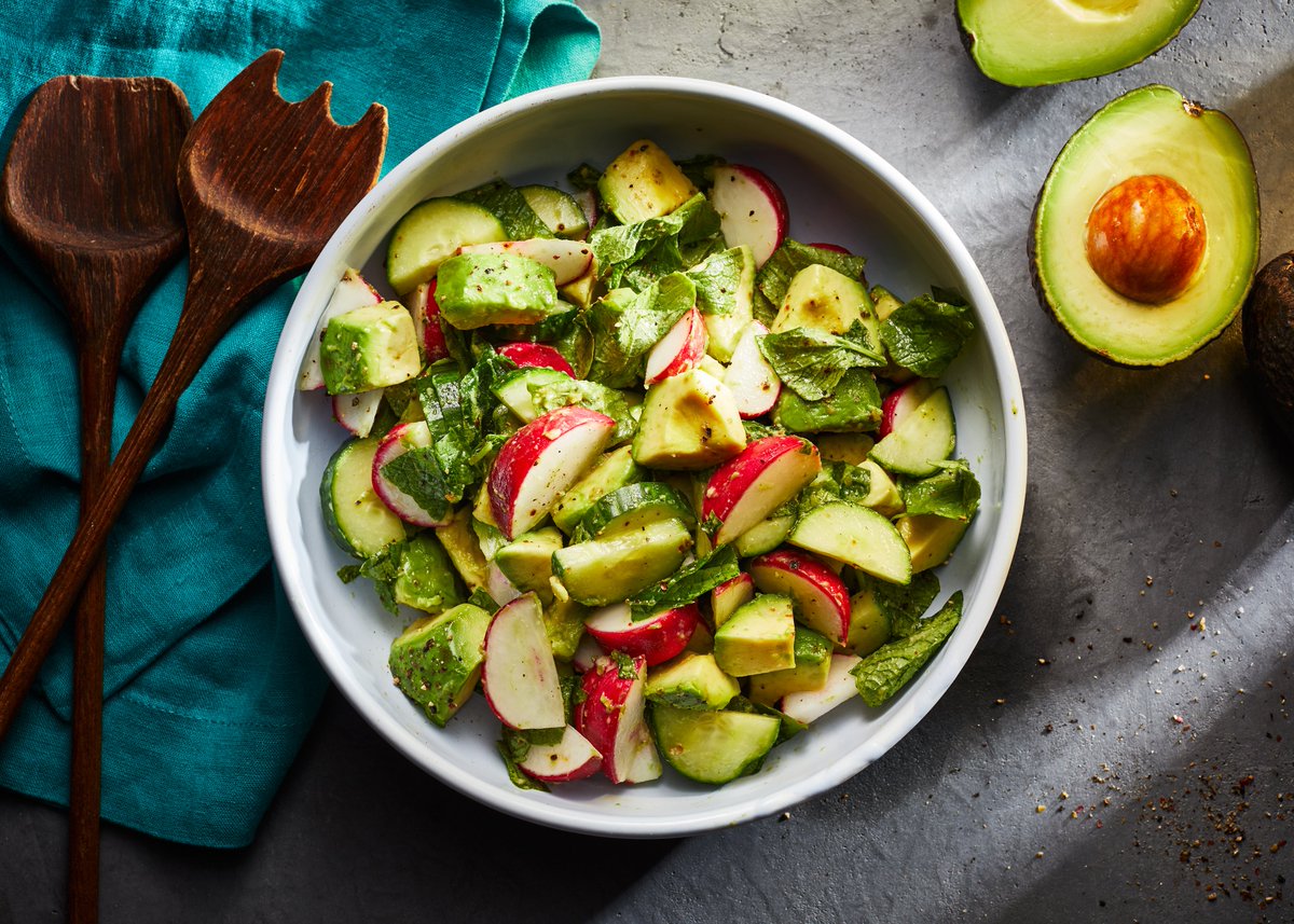 AVOCADO WEEK🥑 Day 4 - Avocado will always make a salad more tempting, but it can also be the star. I love its buttery creaminess next to peppery, crunchy radish in this chunky salad with a simple, zingy citrus vinaigrette. patijinich.com/avocado-and-ra… @AvosFromMexico