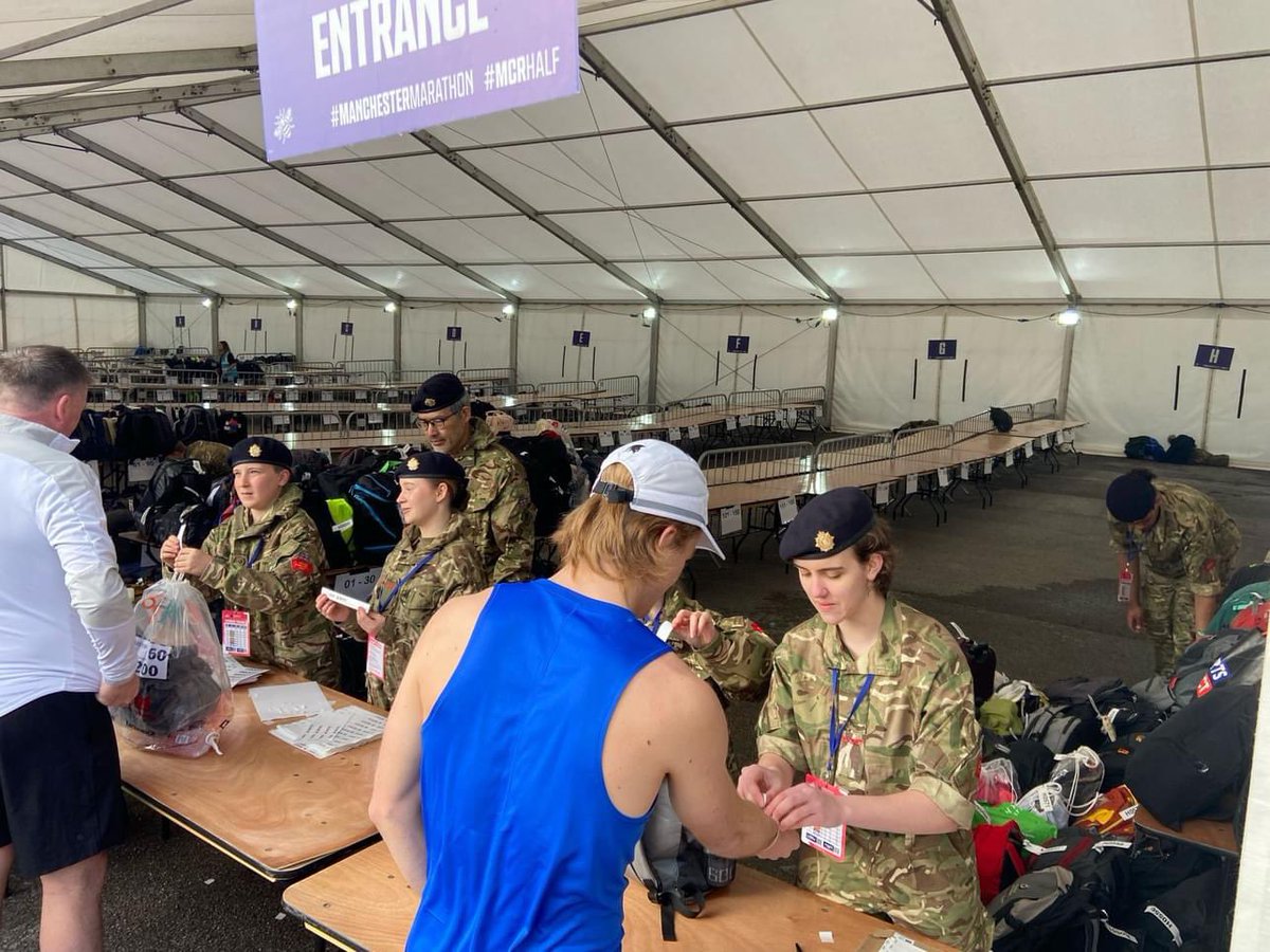 A huge well done to No 4 (Korea) Company for their amazing efforts at the Manchester Marathon! The cadets did a fantastic job managing the bag drop, despite the early 6:50 am start time. Great work, everyone! For more ⬇️ facebook.com/share/YHAhhPzK… #ManchesterMarathon