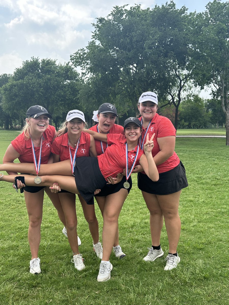 After never going to State. The Tomball Lady Cougars golf team is going back to the State Tourney for a second straight year. Super proud of these girls. @handal_dave @TB_KFLAN @THS__athletics