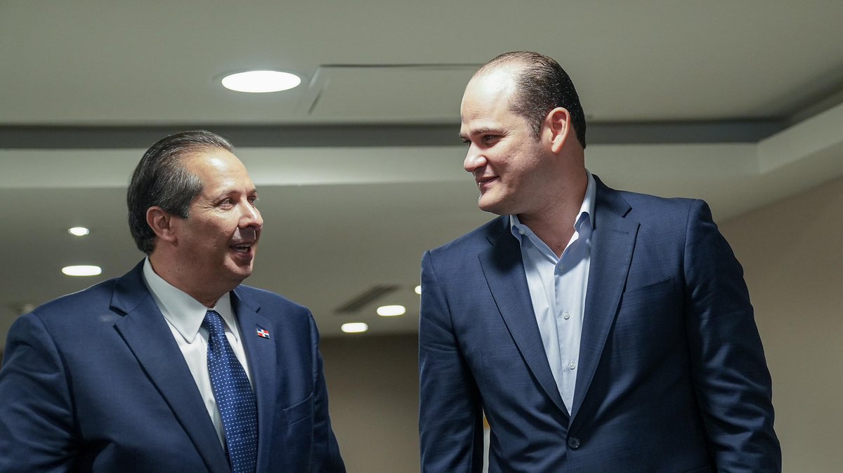 adolfoperezdl's tweet image. La DIGEMAPS y el Ministerio de Salud Pública presentaron la actualización del Cuadro Básico de Medicamentos Esenciales 2024 en la República Dominicana, con un aumento de 74 nuevos medicamentos, alcanzando un total de 871. 

#AdolfoPérez #PROMESECAL