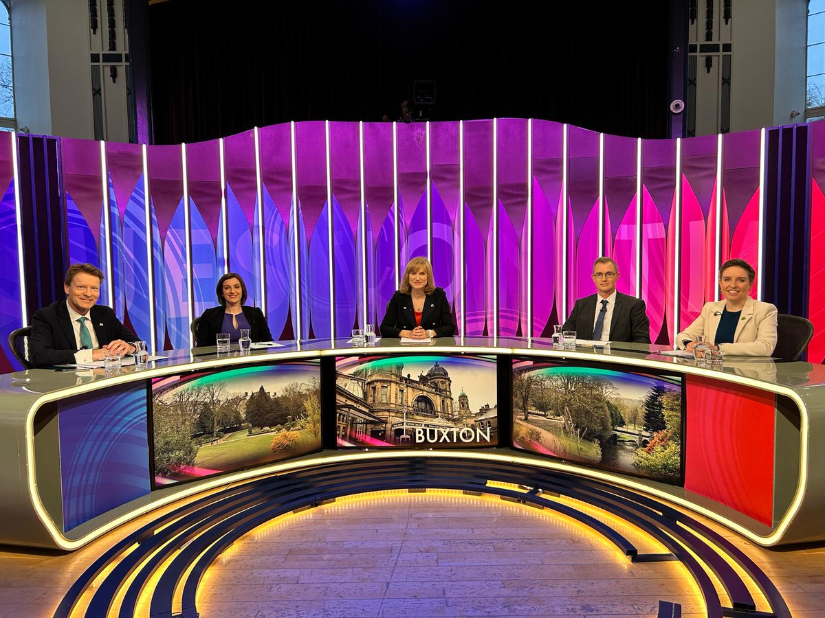 Welcome back to Question Time! The programme is now live on @BBCOne You can also watch tonight's episode on @BBCiPlayer Join the conversation using #bbcqt