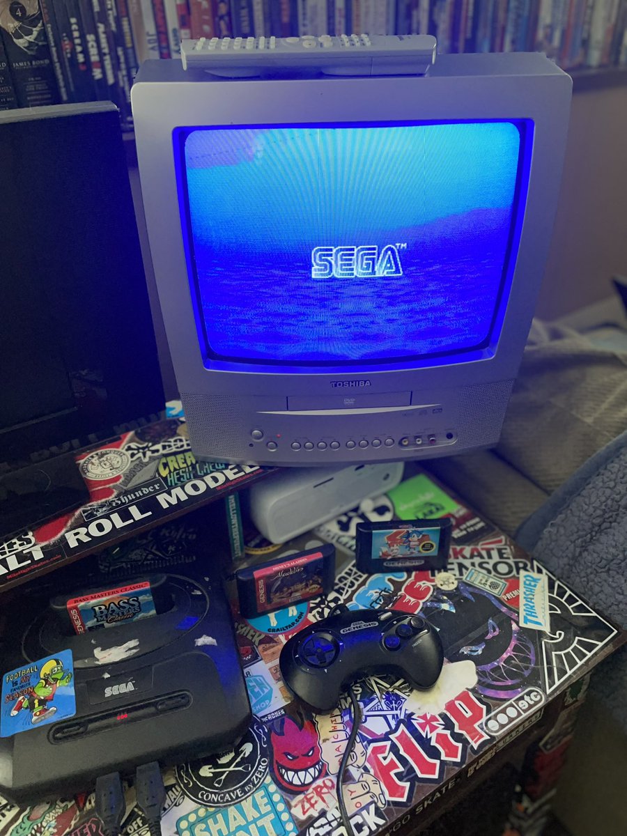 spudspaulding24's tweet photo. Found this TV with a free sign at the end of someone’s driveway! Glad it works! @crt_bot2 #sega #gaming #retrogaming #dvdplayer https://t.co/bmcQ5Zdre3