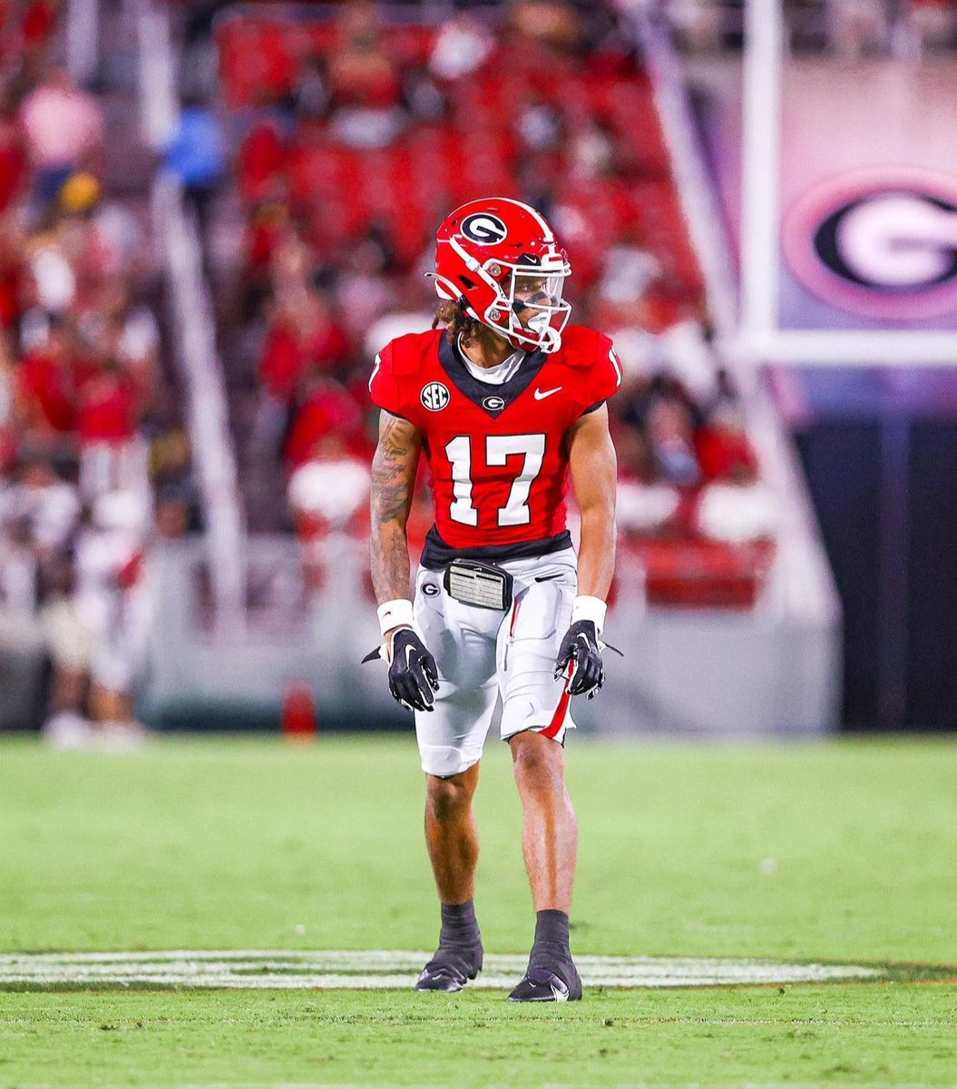 Blessed to receive an offer from the University of Georgia⚫️🔴
@CoachColey @GeorgiaFootball @EdgewaterFB @CamDuke11 @Andrew_Ivins @ChadSimmons_ @KiddRyno_Rivals @GridIron7v7 @On3sports @Excelspeed12 @247Sports @Rivals @CoachWheelz