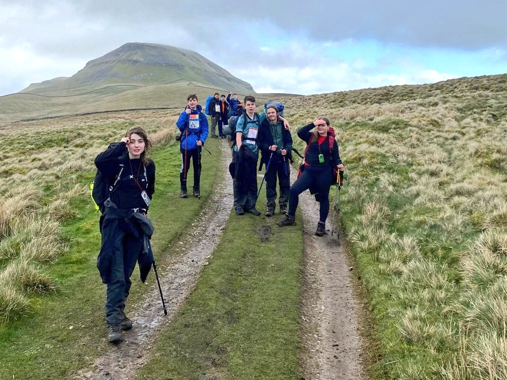 genesis_esu's tweet photo. 2nd day of fells: high spirits, low temperatures, aching legs - lots of fun to be had! https://t.co/EAJSVO7KP0