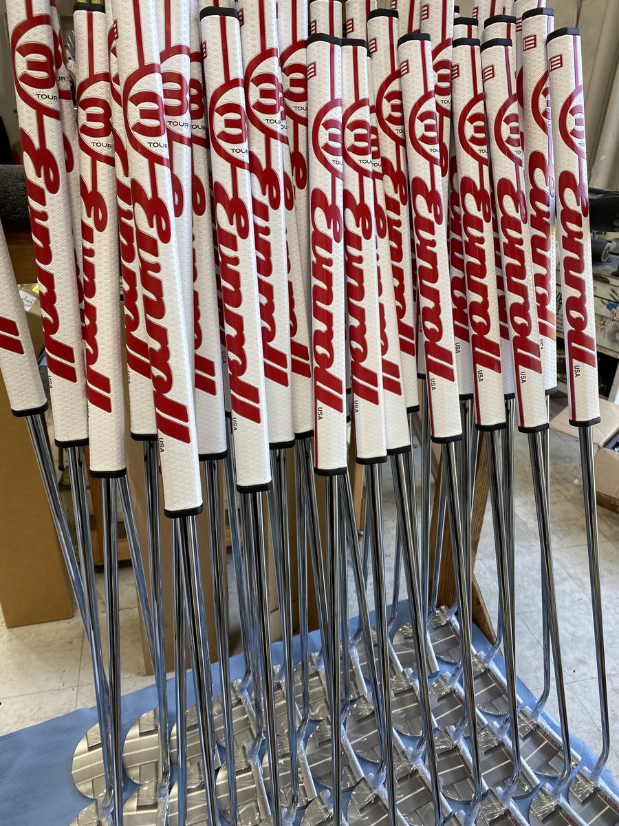 👀 What’s going on at Evnroll HQ? 👀 Details on the 38s are coming soon! #golf #nothingrollslikeanevnroll #sweetface #thirtyeight #putter #geteven #putter #putters