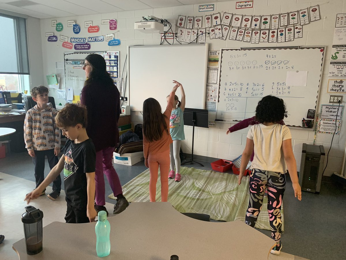 We had another lovely Art Smarts session with Ms Wright today! We did some story telling and sketching with pastels. <a href="/AdmiralsAcad_NL/">Admiral’s Academy Navigators 🏳️‍🌈</a> <a href="/NLArtsCouncil/">ArtsNL</a>