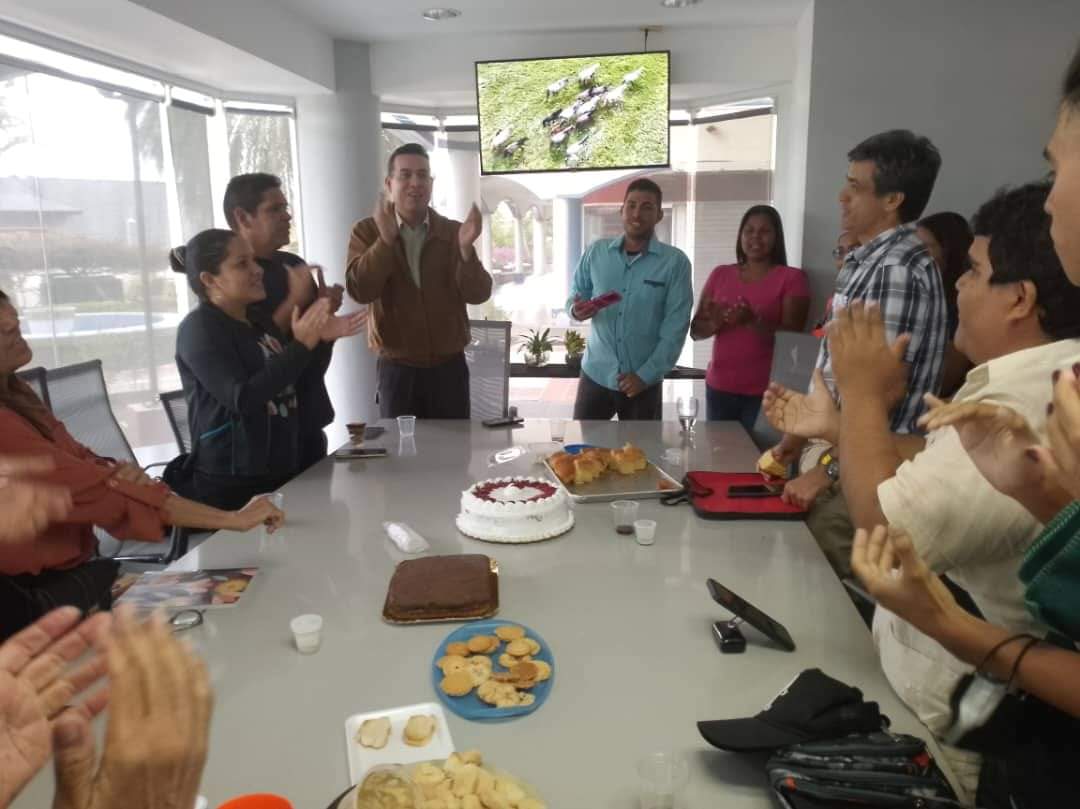 zhwandersmago's tweet photo. Gracias a Dios hoy se culminó la capacitación de "PLANIFICACIÓN ESTRATÉGICA PARA EL ÉXITO" desarrollado por Fedeindustria. Como Facilitador, me llevo una grata experiencia del profesionalismo de los asistentes, así como la excelente hospitalidad del personal de Fedeindustria. https://t.co/PgqCqnzCTz