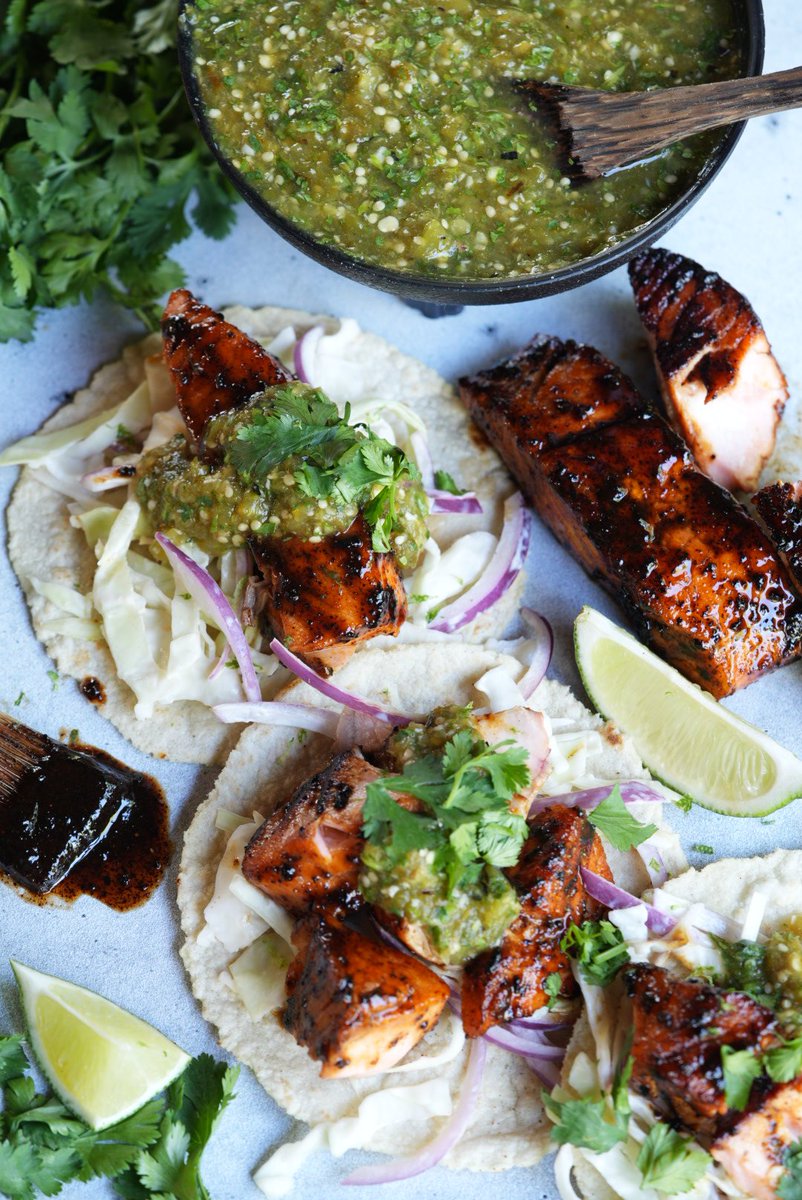 What was your dinner tonight?

Mine was these amazing
Ancho-honey glazed salmon tacos.

I win ;)

#tacos #foodphotography #salmon #fishtacos