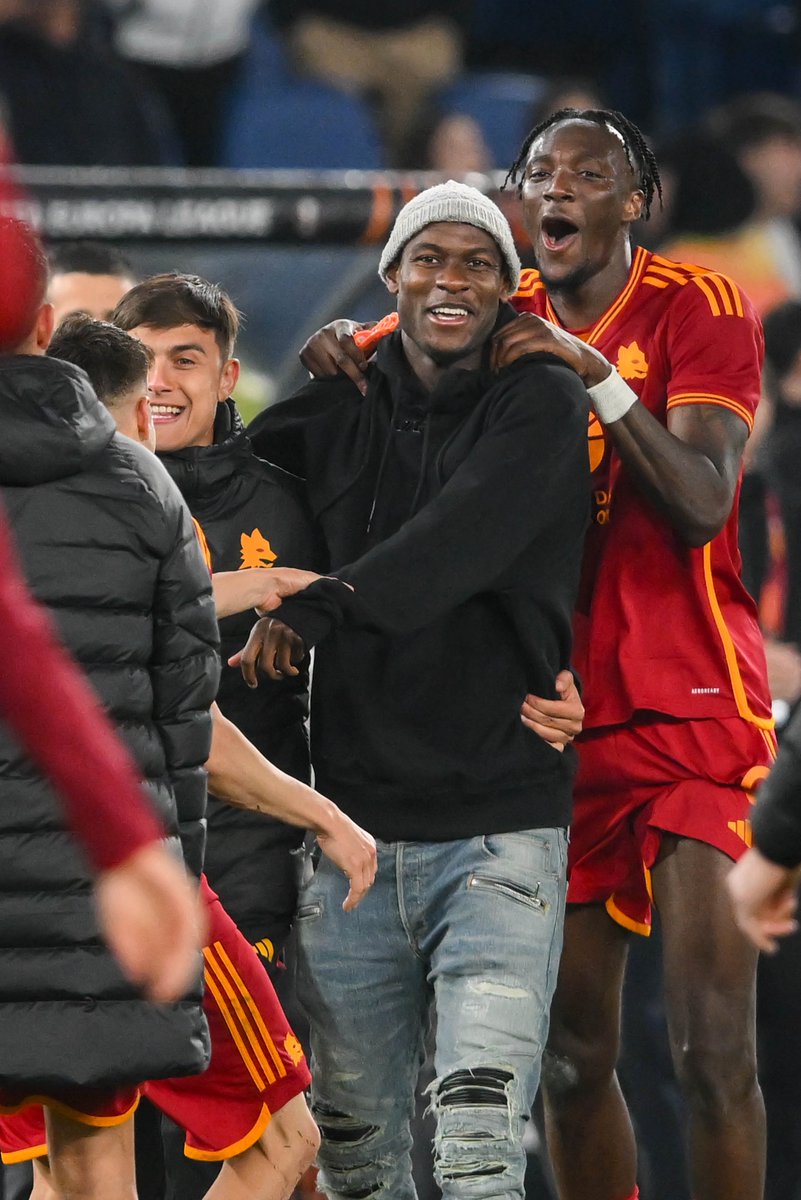 Things you love to see! 😍

#ASRoma | #UEL