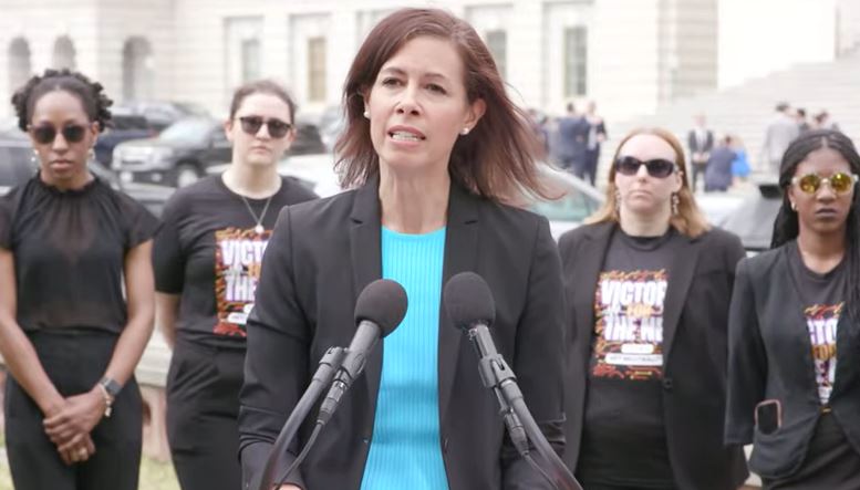 FCC Chairwoman @JRosenworcel speaking today on Capitol Hill in support of #netneutrality rules that @FCC is expected to adopt on April 25. Also present were @SenMarkey, @RonWyden, @SenatorCantwell and @RepAnnaEshoo