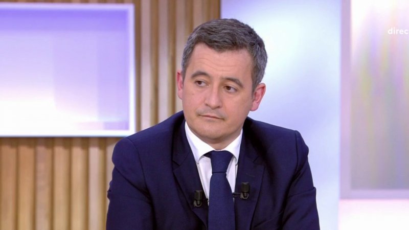 Gérald Darmanin agressé en Guadeloupe avant une interview (AFP) Le ministre de l'Intérieur, Gérald #Darmanin, a été empoigné vivement, lors de sa venue à Guadeloupe 1ère, une chaîne locale à Baie-Mahault. Alors qu'il s'apprêtait à enregistrer une interview, un jeune homme…