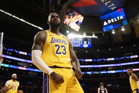 PlayoffLucro's tweet photo. Which LeBron era was your favorite?

2003-2010 "The Savior"

2011-2014 "The Villain"

2015-2018 "The Hero"

2019-2024 "The GOAT" https://t.co/ZpWZxp9enB