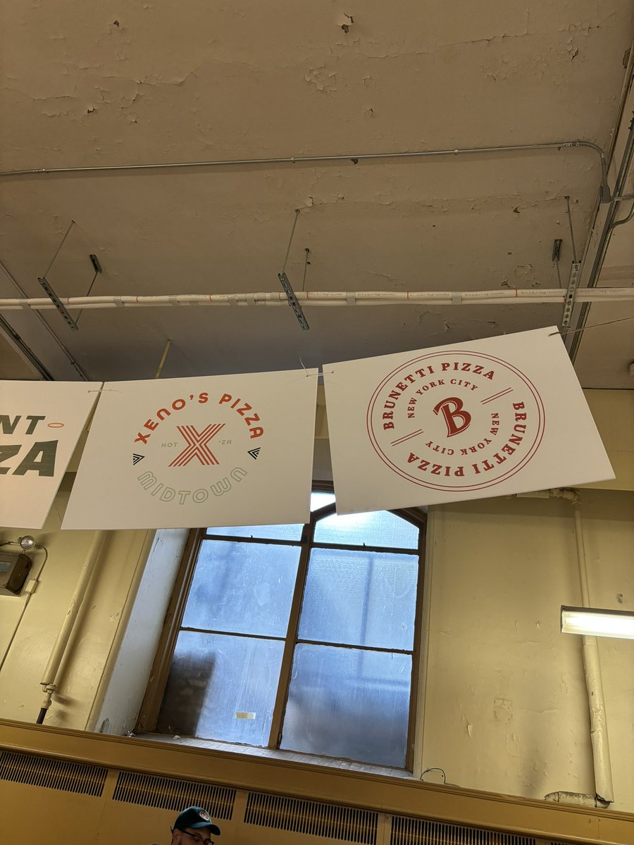 Jamesashields's tweet photo. Lines bro… lines of people for the annual @SliceOutHunger @scottspizzatour 

@BrunettiPizza @xenospizza represent! https://t.co/rHMJjKcoWx