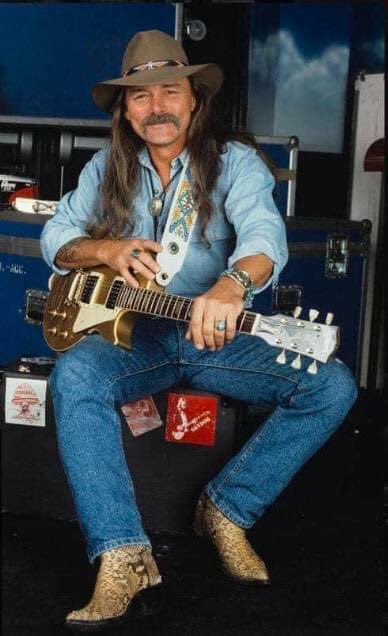 #RIPDickeyBetts 
Arguably The best guitarist in the world
#ramblingman 
#AllmanBrothers