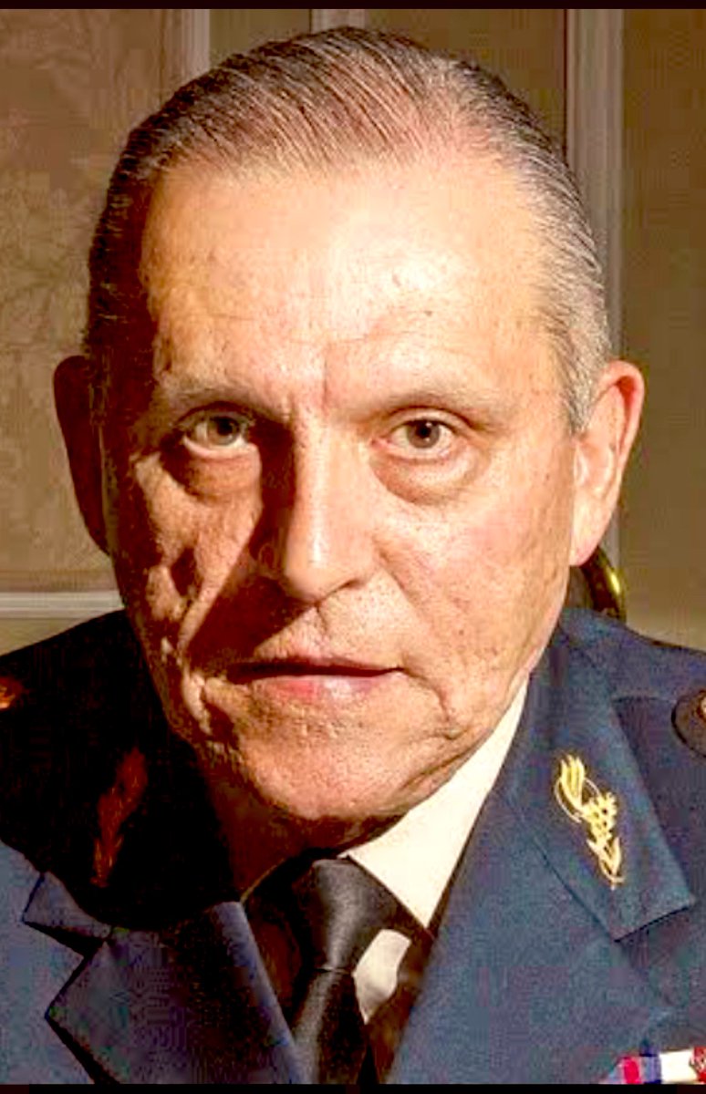 Encuentren las diferencias. 

<a href="/ArturoZaldivarL/">Arturo Zaldívar</a> y #Cienfuegos