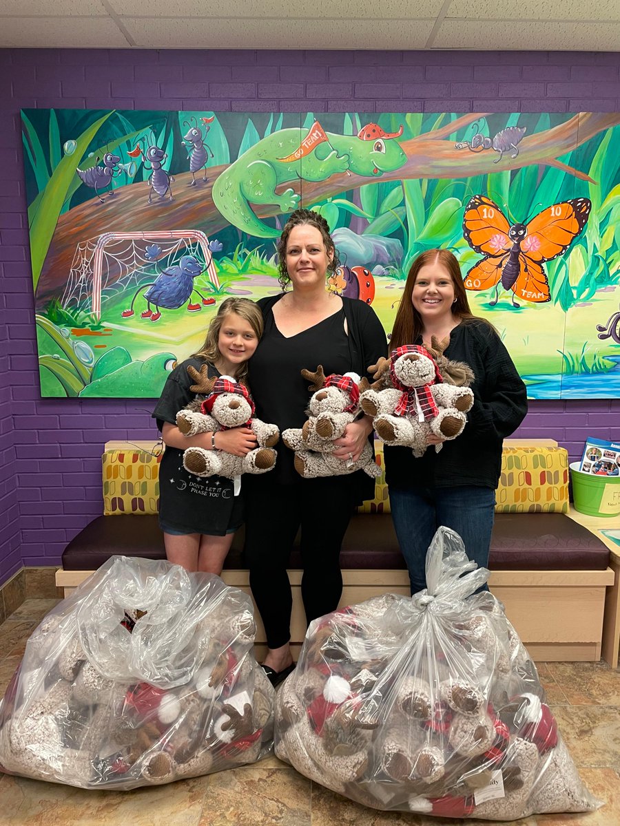 5CountiesKids's tweet image. 👏Thank you to our friends at @PeoplesDiamonds #Peterborough for stopping by with some cuddly toys 🐻🐻‍❄️🐨🧸for our kids. We appreciate everyone who made a donation at Peoples Jewellers Peterborough last year!

#BuildingAbilitiesForLife #OneTeddyBear #AtaTime