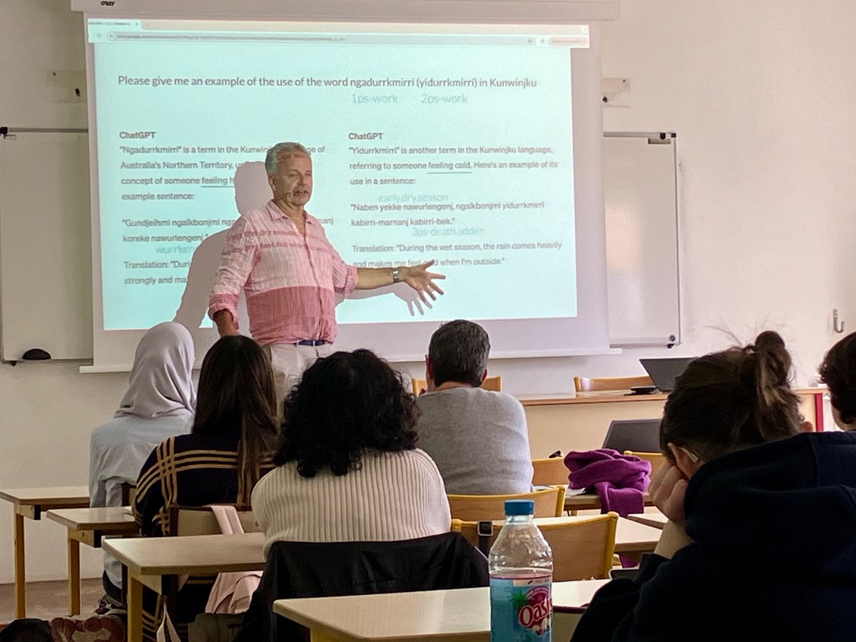 A crowded seminar room today at @Univ_Orleans !
@StevenBird presented his latest work and exchanged ideas and experiences on #EndangeredLanguages, the ethics of #fieldwork as well as #AI and new technologies with #linguistics students and researchers 📝📲💡
#LLL @CNRS @cdu_tell