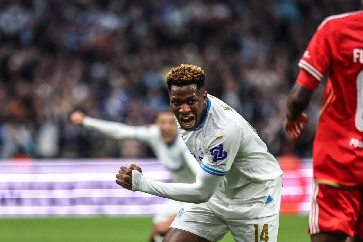 lnstantFoot's tweet photo. Bradley Barcola mardi, Faris Moumbagna aujourd'hui...

Daniel Riolo va très mal dormir ce soir. https://t.co/PstICpcITX