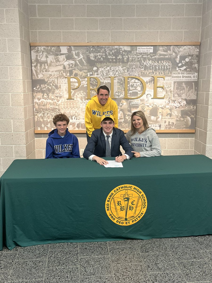 ColinCavanaugh4's tweet image. Thank you to my family, coaches and teammates who came out this morning as I signed to Wilkes University to  continue my basketball career. @IzziMetz @Wilkes_BBall @WilkesU @CaseysSports