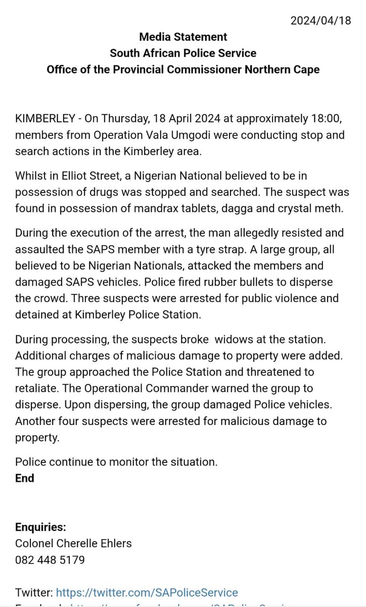 NEWS: SAPS members attacked by a group of Nigerian nationals in Kimberly in the Northern Cape. @ScrollaAfrica