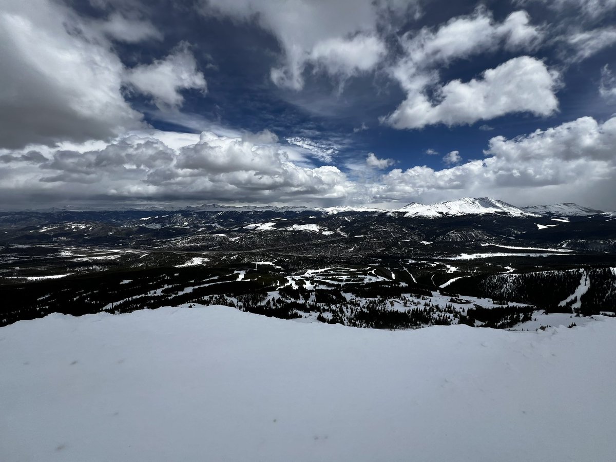 What a wonderful week @breckenridgemtn, the mountain brings peace and an opportunity for self-reflection #SelfCareFirst #FamilyFirst #NoWorks