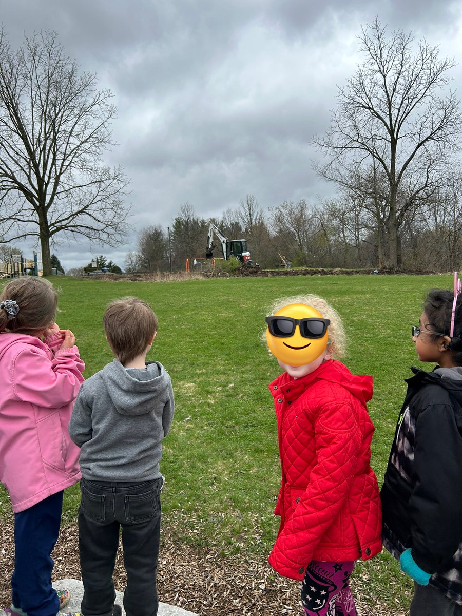 There was lot’s of discussion today about what this excavator was doing <a href="/pkwwrdsb/">Parkway P.S.</a> @k2starcatchers