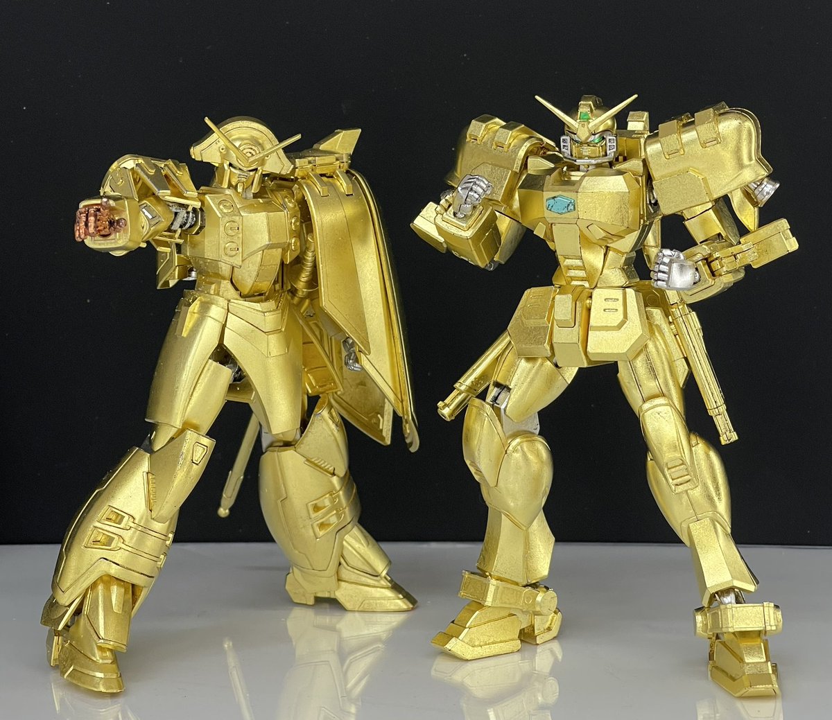 セブンイレブンフェア 純金ガンダム（金メッキ）30thプレート付き