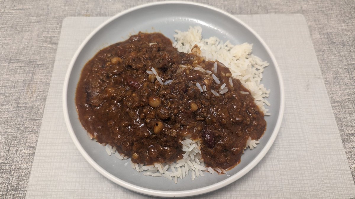 Nothing says 'new game announce day' sandwiched with a 2-hour Twitch stream like a microwave chilli and rice at 10:50pm because I can't be arsed to cook anything.